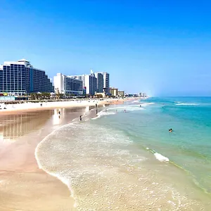 https://hilton-daytona-beach-resort.thedaytonabeachhotels.com